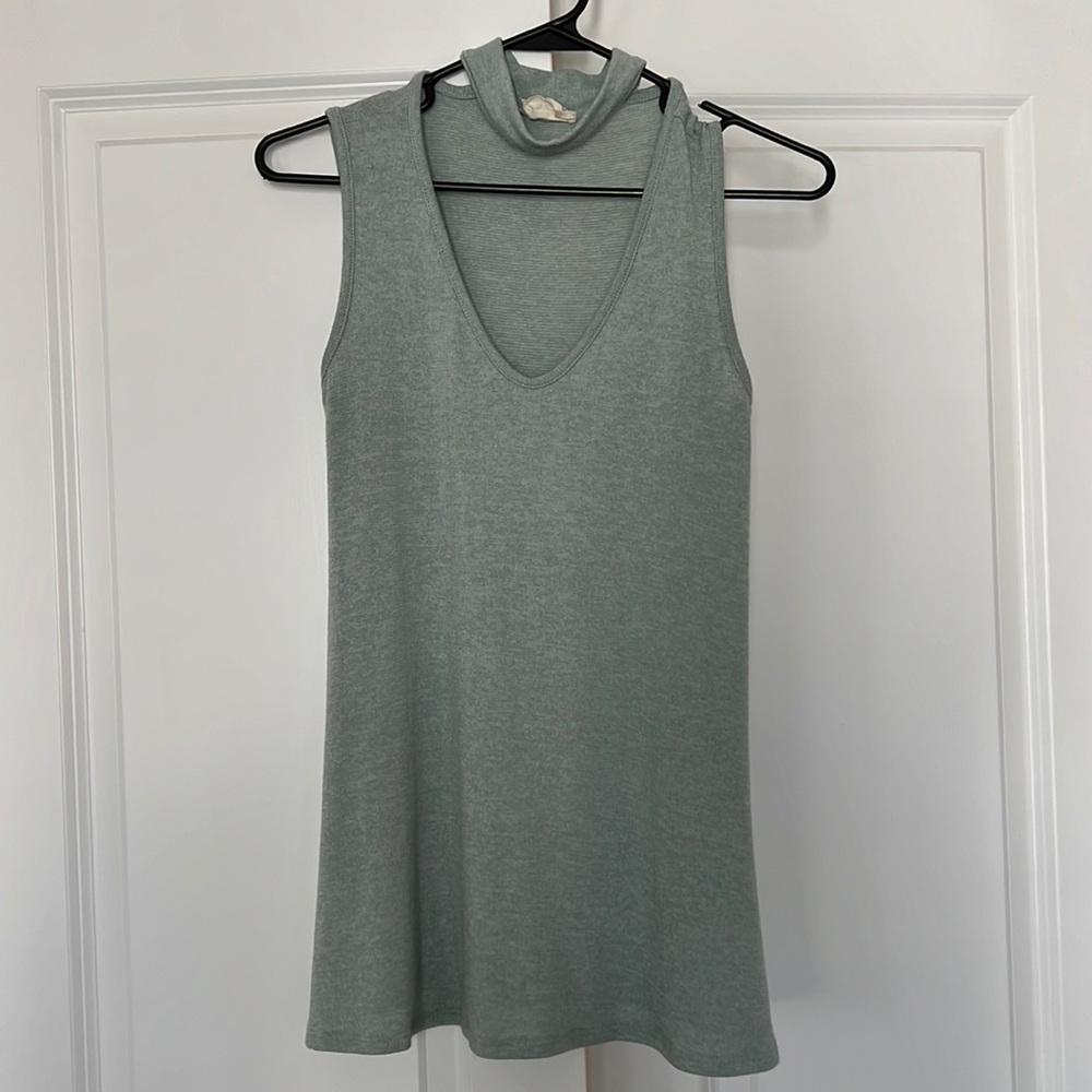 Blue choker collar tank
